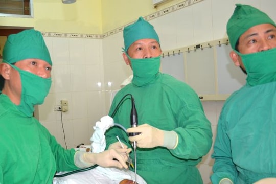 Giỏi chuyên môn, sáng y đức, vun đắp tình quân dân