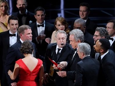 Oscar 2017 gây sốc khi công bố nhầm giải lớn nhất