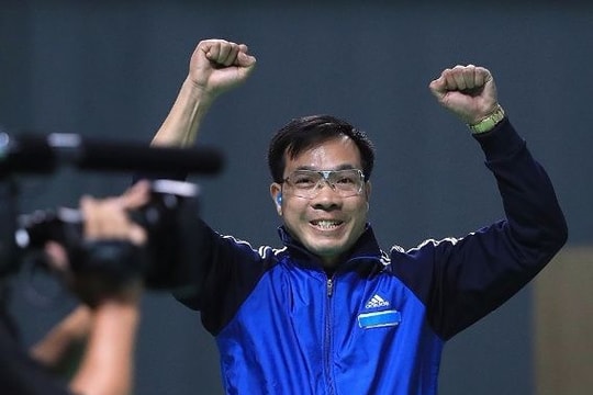 Hoàng Xuân Vinh đoạt HCB bắn súng thế giới