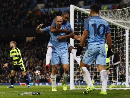 Ngược dòng thần tốc, Man City vào tứ kết Cup FA