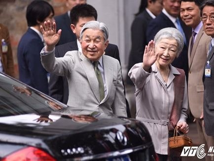 Nhà vua và Hoàng hậu Nhật Bản giao lưu với cựu sinh viên Việt Nam