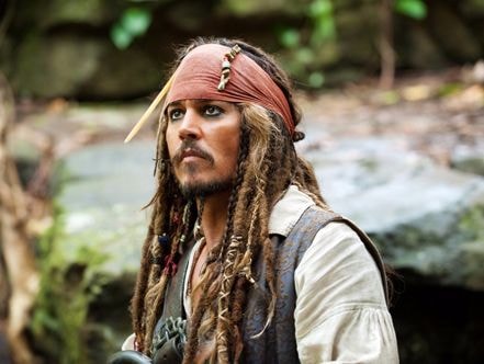 Johnny Depp trẻ măng trong trailer mới 'Cướp biển vùng Caribbe 5'