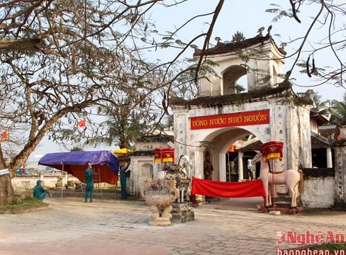 Đền Bạch Mã sẵn sàng cho ngày khai hội