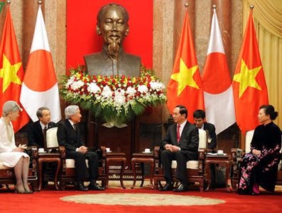 Nhà vua và Hoàng hậu Nhật Bản kết thúc tốt đẹp chuyến thăm Việt Nam