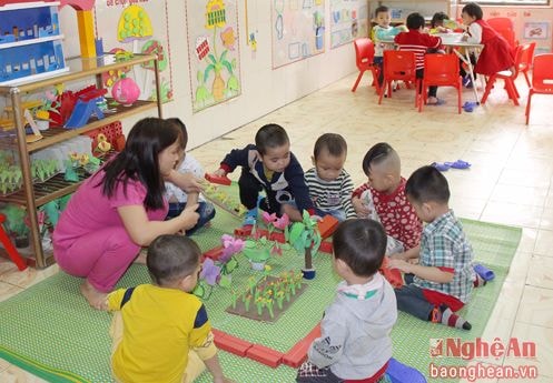 Phản ánh lên HĐND tỉnh: Tại sao lại 'đánh thuế' tiền ăn của trẻ mầm non?