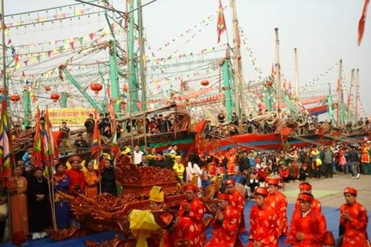 Quỳnh Lưu hỗ trợ 70 triệu đồng cho xóm giáo xây dựng nhà văn hóa