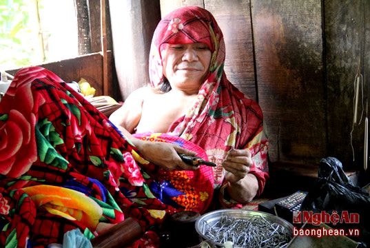 Dị nhân 44 năm không tắm, không mặc quần áo