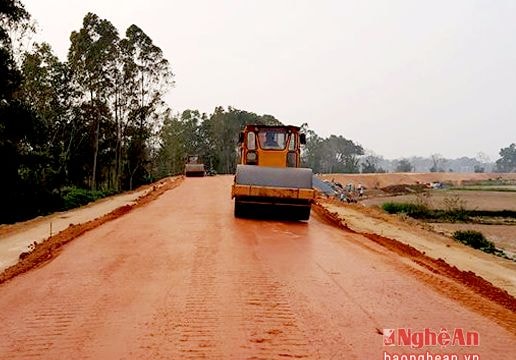 Đẩy nhanh thi công nâng cấp đê lưu vực sông Lam để chống lũ