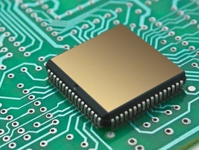 Tham vọng chế tạo chip máy tính thông minh hơn Einstein 50 lần