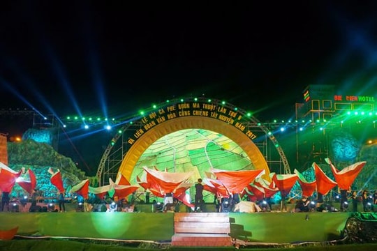 Tối nay: Nghe cồng chiêng Tây Nguyên, uống cà phê Buôn Ma Thuột