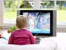4 chiêu đơn giản để con ngừng dán mắt vào tivi