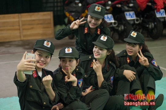 Chuyện về những 'bông hồng thép'  xứ Nghệ