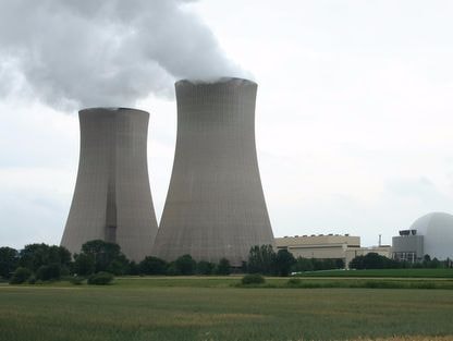 Máy bay chở khách mất liên lạc, Đức đóng cửa 5 nhà máy điện hạt nhân