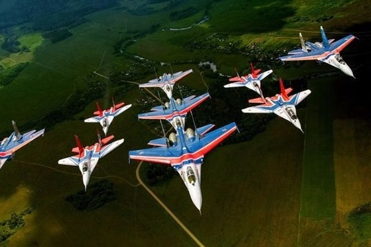 Đội bay Tráng sĩ Nga mang theo gì khi đến Việt Nam?