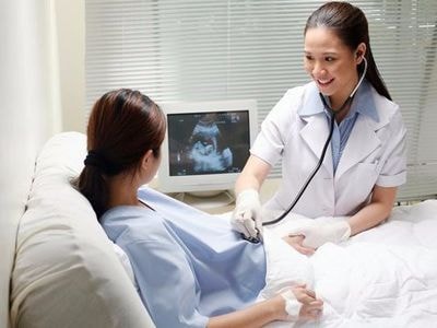 Phụ nữ mang thai, nuôi con nhỏ không được luân chuyển lãnh đạo