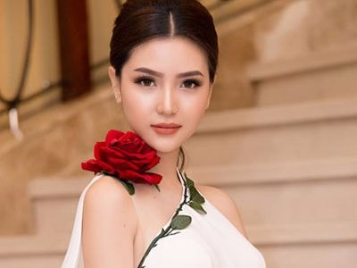 Trang điểm đẹp với son môi đỏ