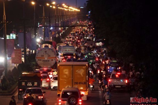 Ô tô tăng chóng mặt, Vinh sẽ tắc đường như Hà Nội