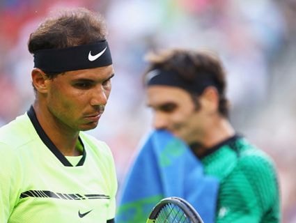 'Bò tót' quy hàng trước 'tàu tốc hành'