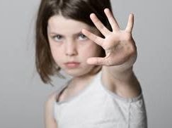 Những kỹ năng giúp trẻ đối phó yêu râu xanh