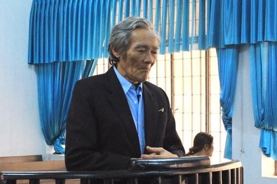 'Yêu râu xanh' 73 tuổi dâm ô với bé gái 6 tuổi