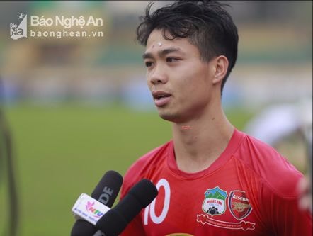 Công Phượng úp mở chuyện sẽ khoác áo SLNA