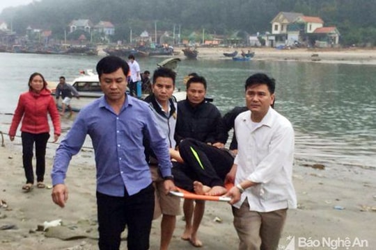 Đứt máy tời khi kéo lưới, 4 thuyền viên thương vong