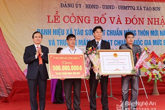 Tào Sơn (Anh Sơn) đón Bằng công nhận đạt chuẩn nông thôn mới