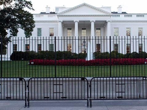 Mật vụ Mỹ phát hiện bom trong chiếc xe gần Nhà Trắng