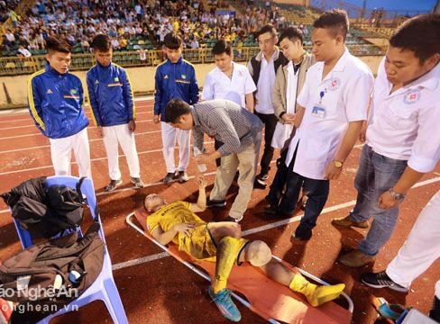 Tiền vệ Võ Ngọc Toàn SLNA phải nghỉ ít nhất 1 tháng