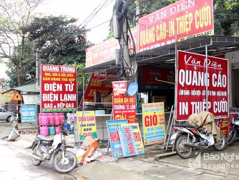 Con Cuông: Vỉa hè để ... kinh doanh