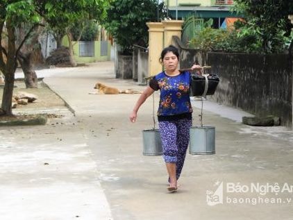 Người phụ nữ gần 40 năm gánh nước thuê