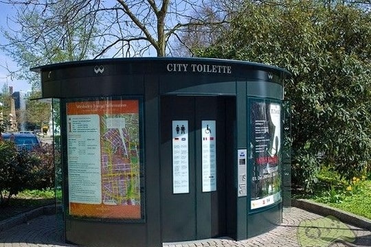 Thu tiền tỷ từ kinh doanh nhà vệ sinh công cộng ở Đức