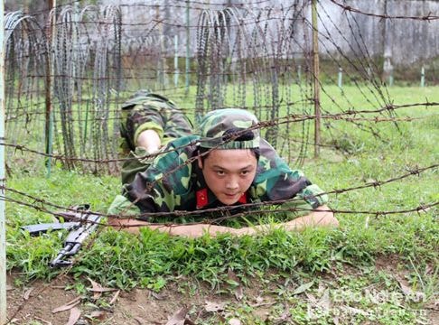 Thót tim xem lính trinh sát Nghệ An khổ luyện