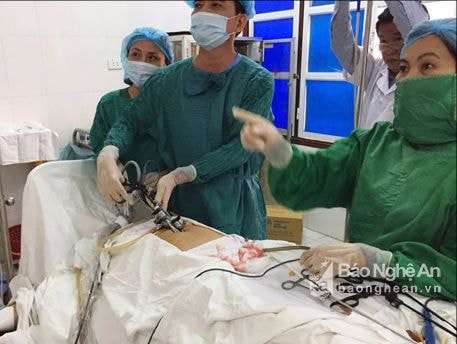 Phẫu thuật khâu treo tử cung cho bệnh nhân sa sinh dục