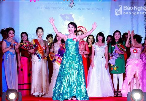 Giáo viên mầm non khoe sắc, đua tài trong đêm hội tuổi trẻ