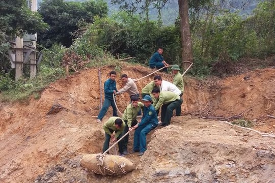 Người dân biên giới hoang mang vì bom mìn sót lại sau chiến tranh