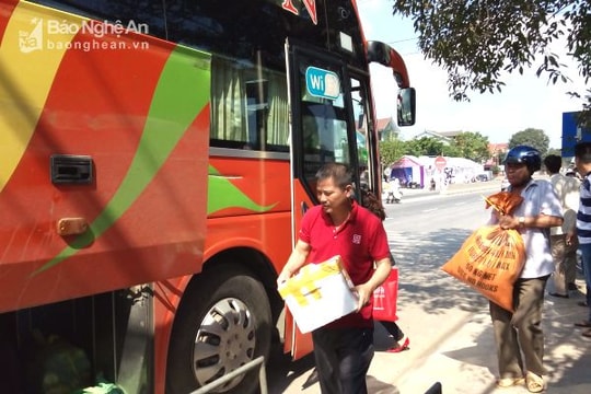 'Lỗ hổng' trong quản lý hàng hoá ký gửi trên xe khách