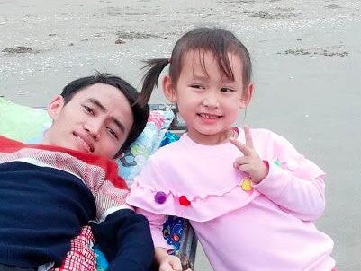 Công Vinh giúp con của CĐV Nguyễn Bá Kỳ chữa bệnh