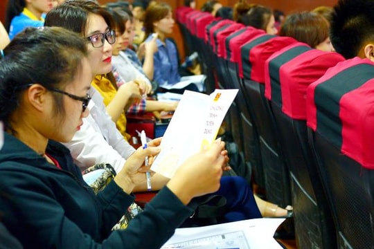 Đừng ngại mang mác 'sinh viên' khi đi xin việc