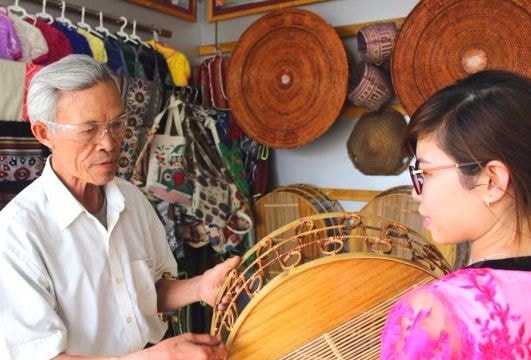 Quế Phong mở cửa hàng giúp dân tiêu thụ nông sản