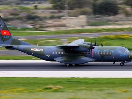 Phi công Việt Nam được huấn luyện trên CASA-295