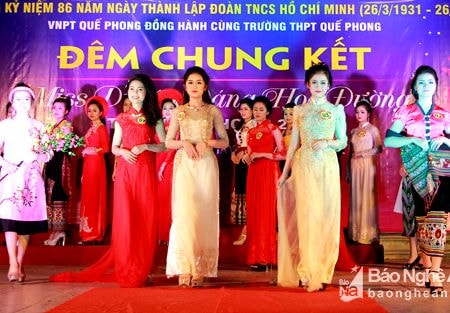 Nữ sinh Quế Phong khoe sắc trong duyên dáng học đường