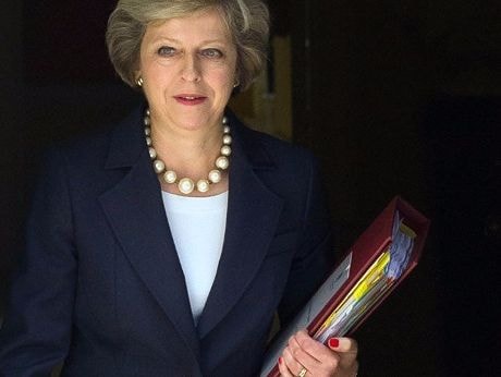 Thủ tướng Anh ký bức thư lịch sử chính thức khởi động Brexit