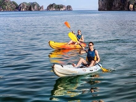 Du khách sẽ không được chèo thuyền kayak trên vịnh Hạ Long