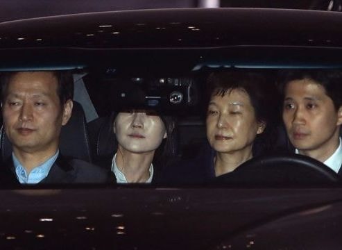 Bắt giam cựu Tổng thống Park Geun-hye