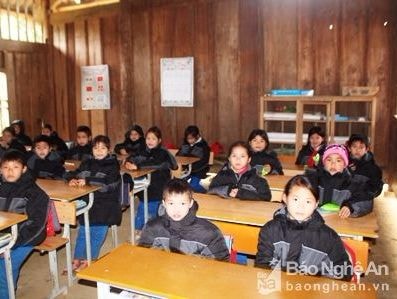 Cô giáo tiểu học đánh học sinh ở Quỳ Châu bị cảnh cáo, đình chỉ dạy 1 năm