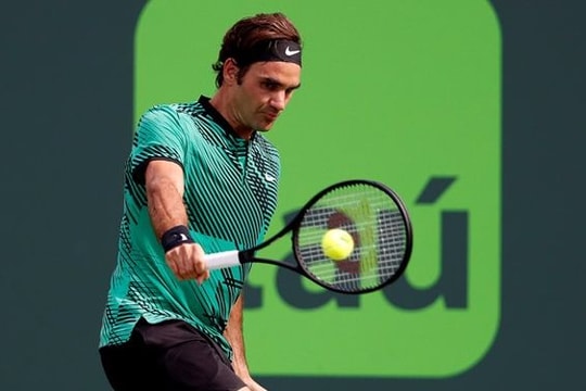 Cứu hai điểm kết thúc trận, Federer vào bán kết Miami Open