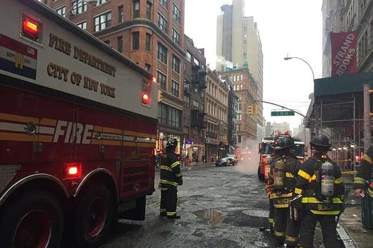 Nổ lớn rung chuyển New York đúng giờ cao điểm