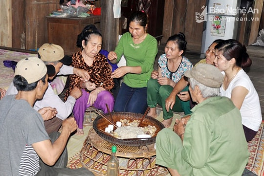 Về bản Thái 'hóng' chuyện gọi vía