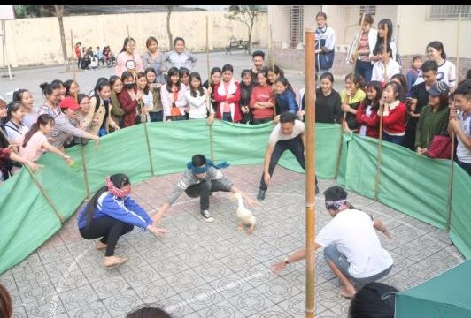 Sôi động hội thi trò chơi dân gian ở ĐH Vinh